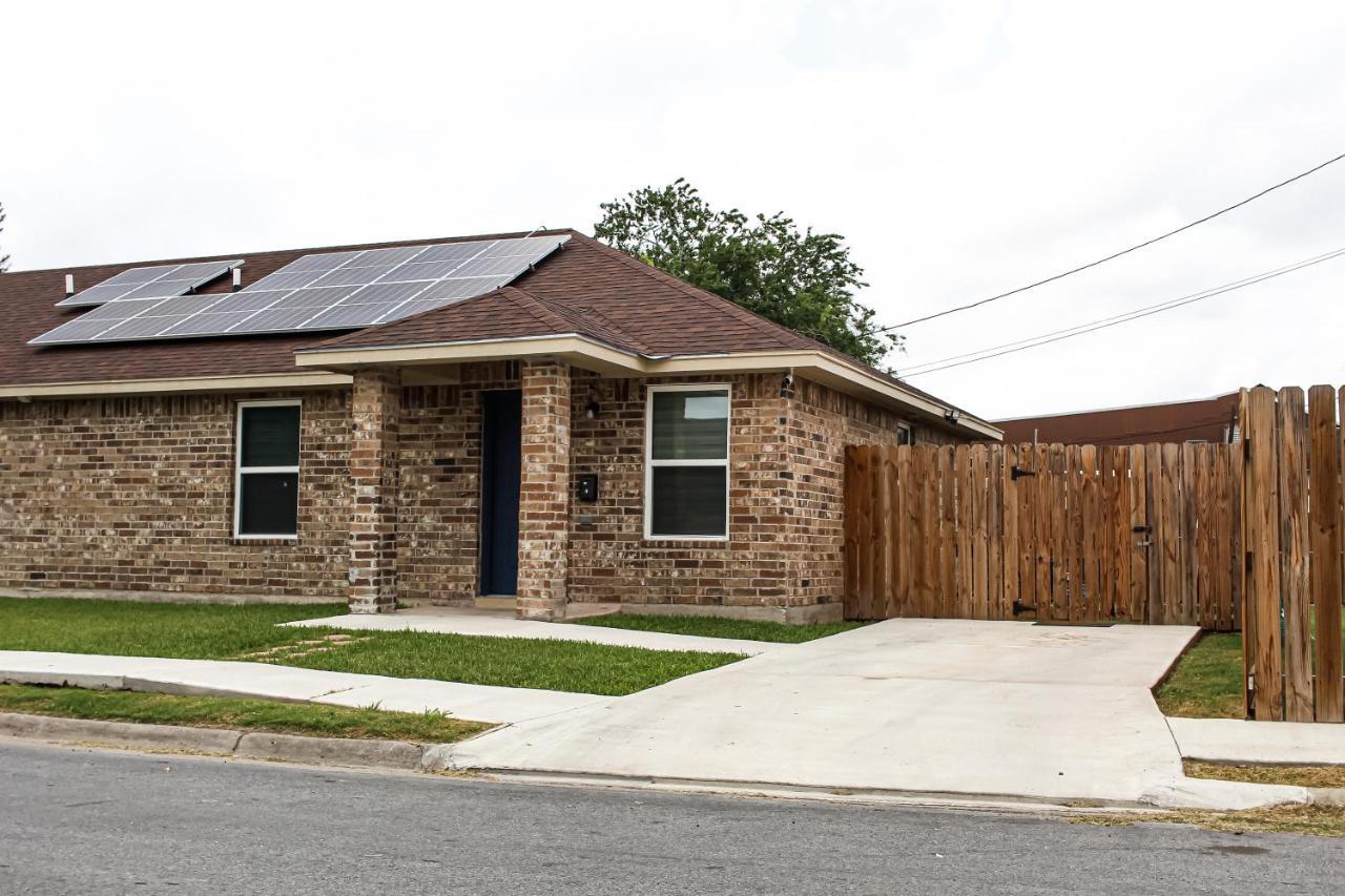 Casa Roble. Downtown Brownsville Eksteriør bilde